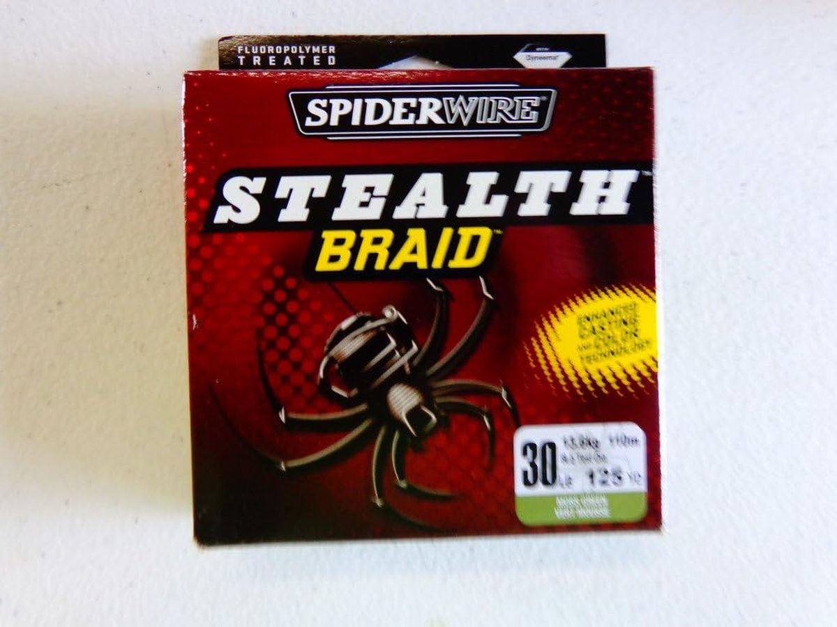 SpiderWire Stealth moss green braided line, 30-pound test, 125-yard filler spool.