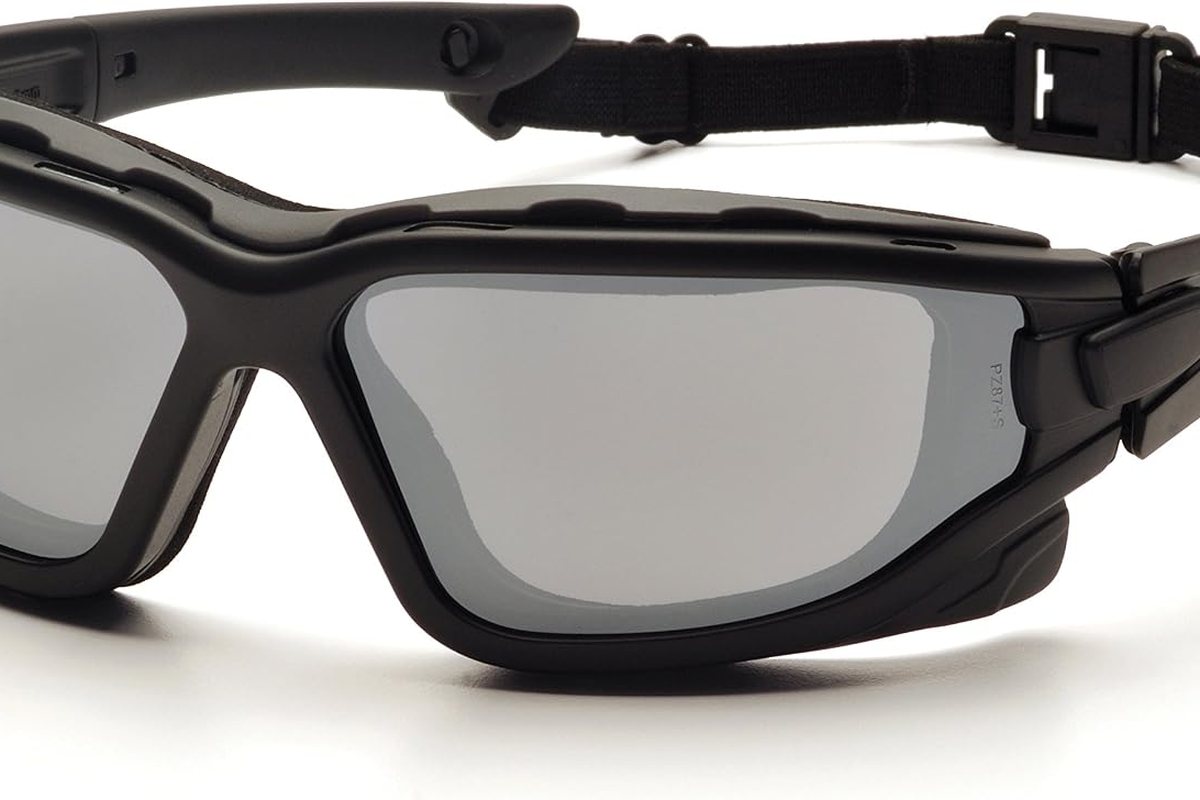 Pyramex I-Force dual-pane goggle, model SB7070SDT, with no firearm